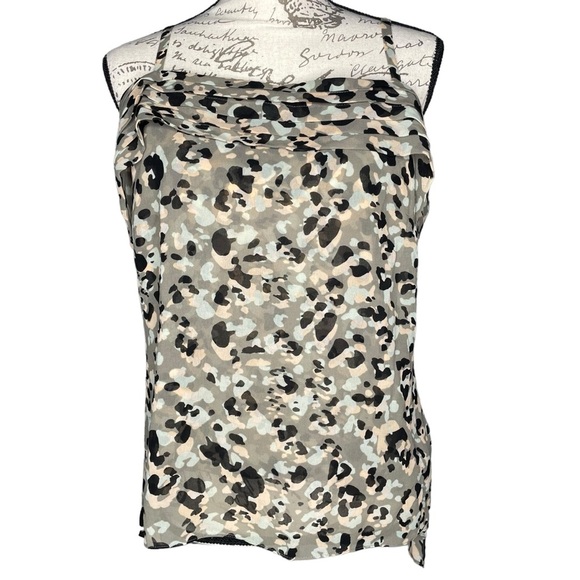 Cabi blouse tiered off shoulder shirt leopard camo women’s size small - Picture 4 of 8